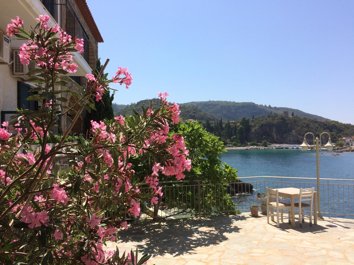Les Sirenes Kardamili Hotel Exterior photo