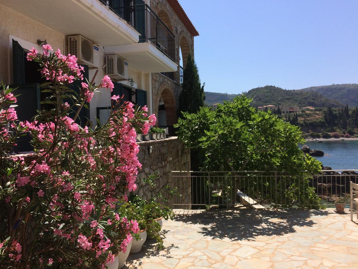 Les Sirenes Kardamili Hotel Exterior photo
